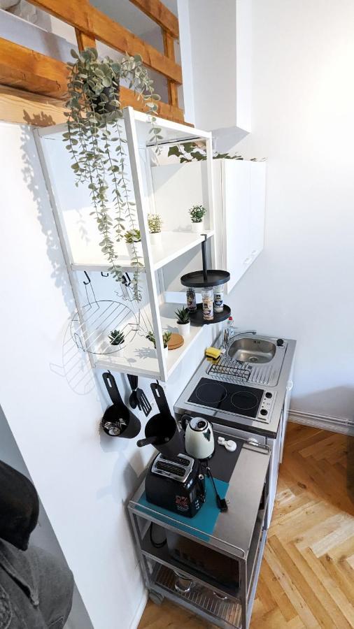 Central, Cozy, Designed 1-br At Akazienkiez * Berlijn