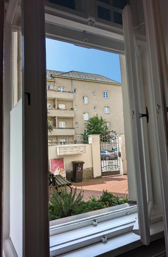 Appartement Central, Cozy, Designed 1-br At Akazienkiez *